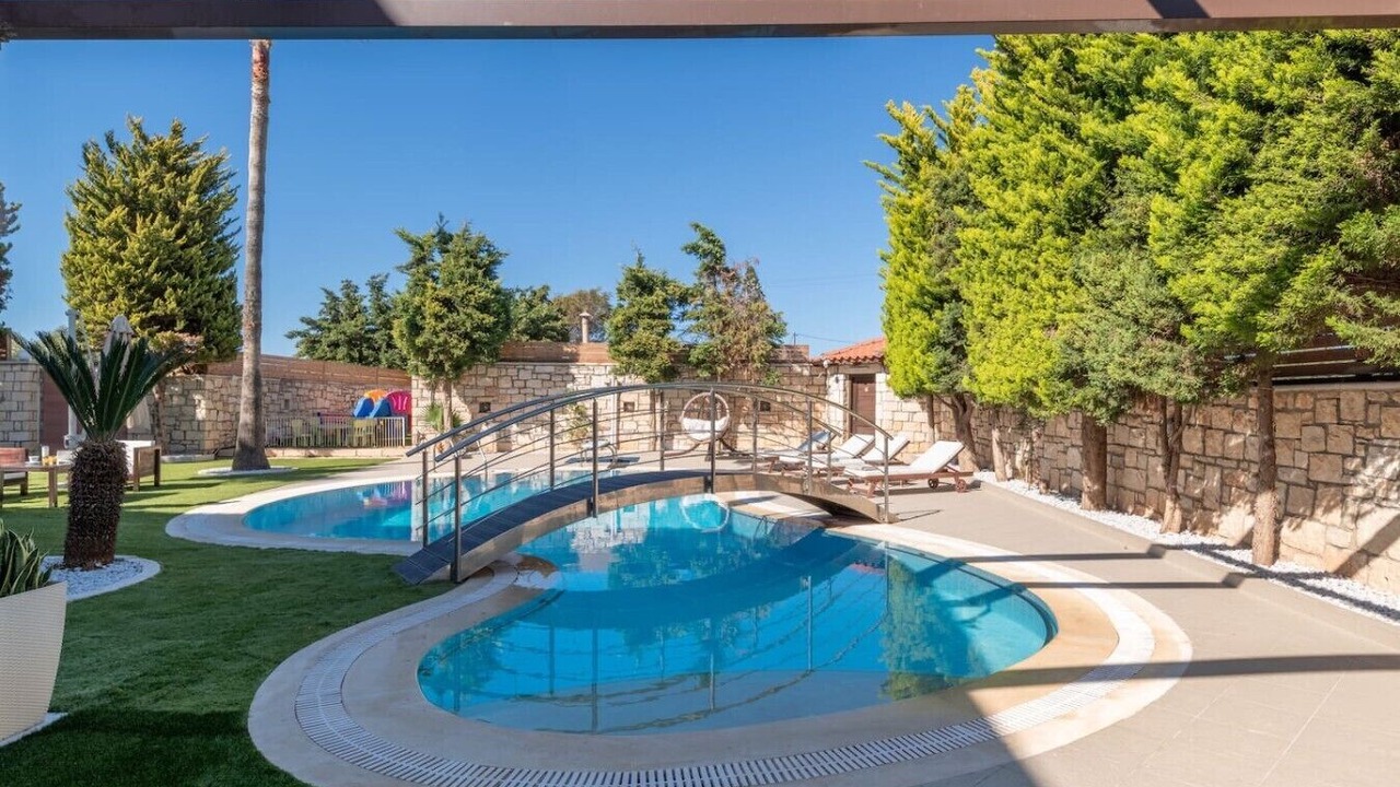 Photo of Outdoor in Gouvai