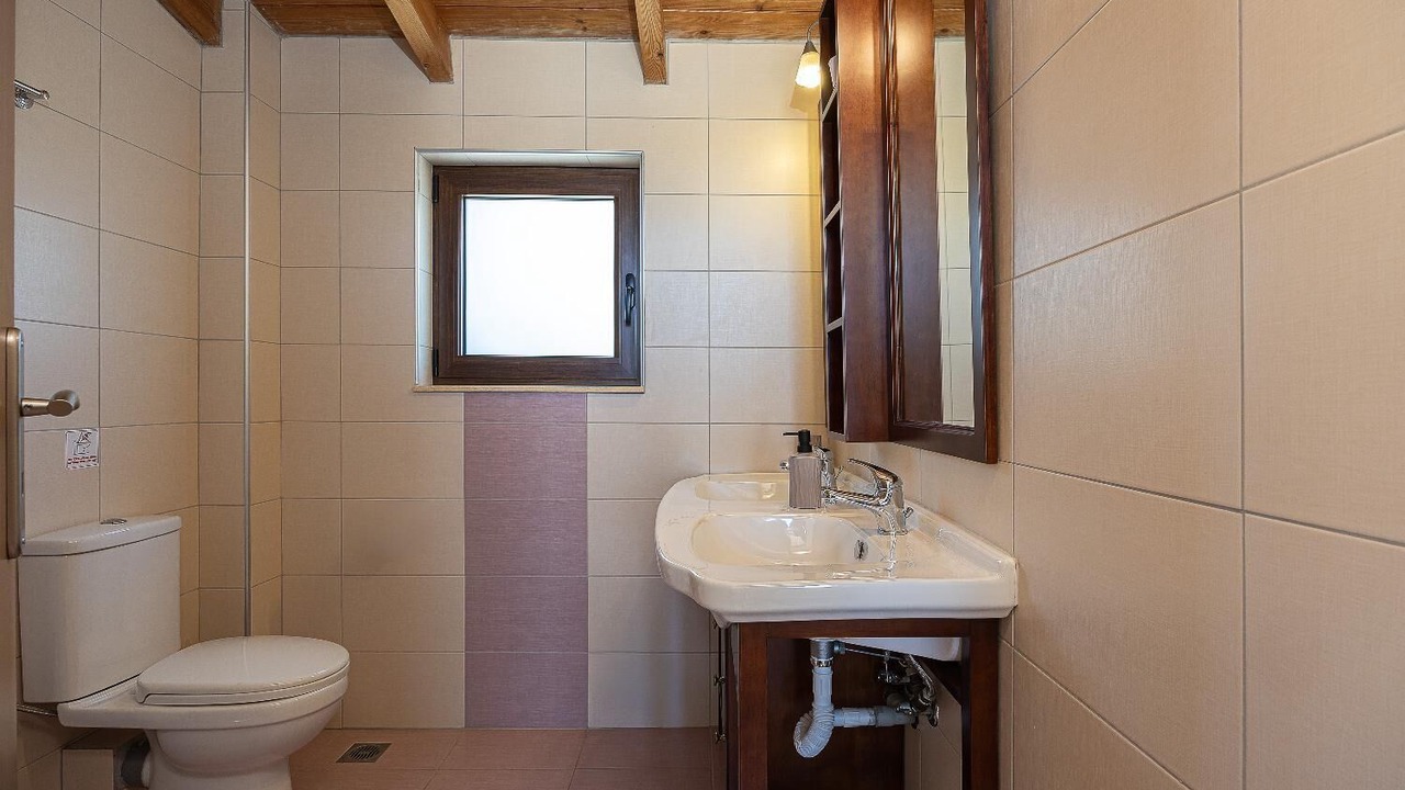 Photo of Bathroom in Platanias Town