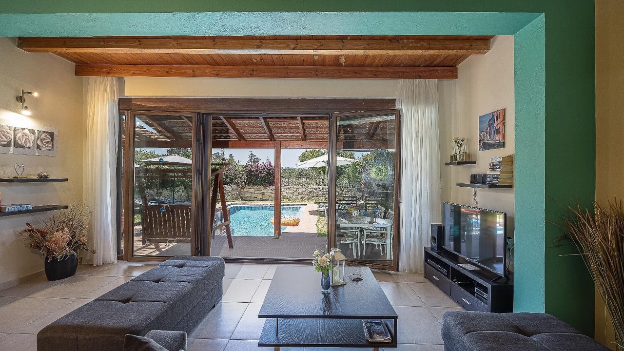 Photo of Livingroom in Platanias Town