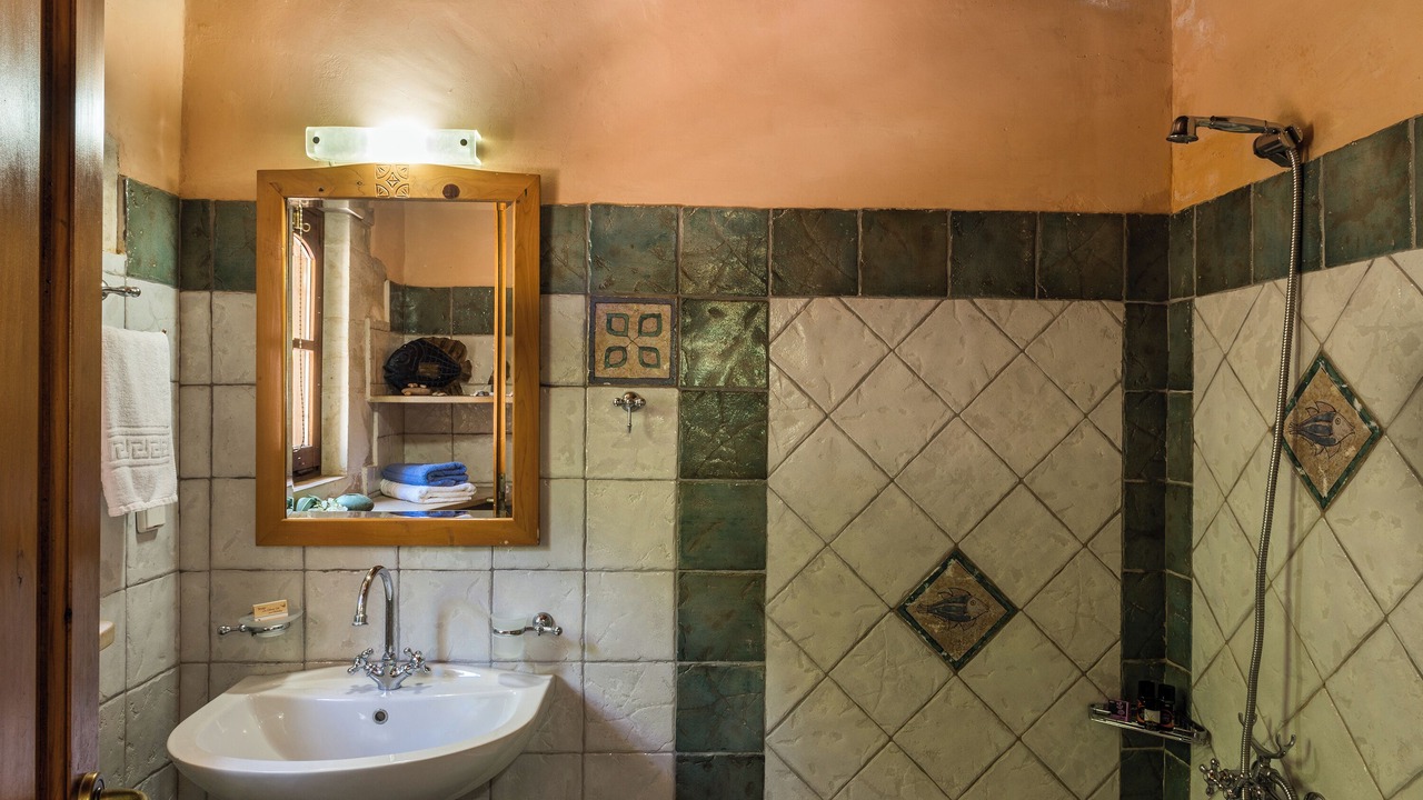 Photo of Bathroom in Maheri
