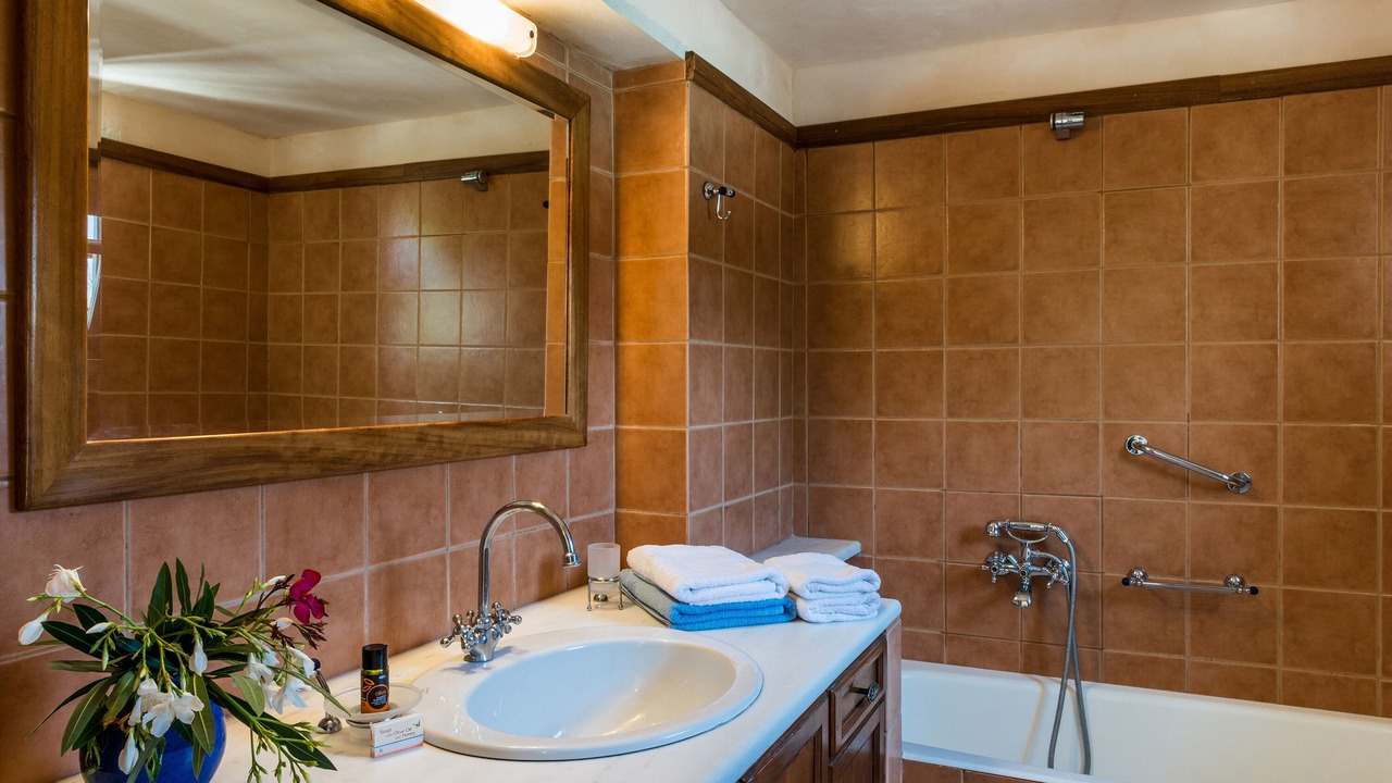 Photo of Bathroom in Maheri