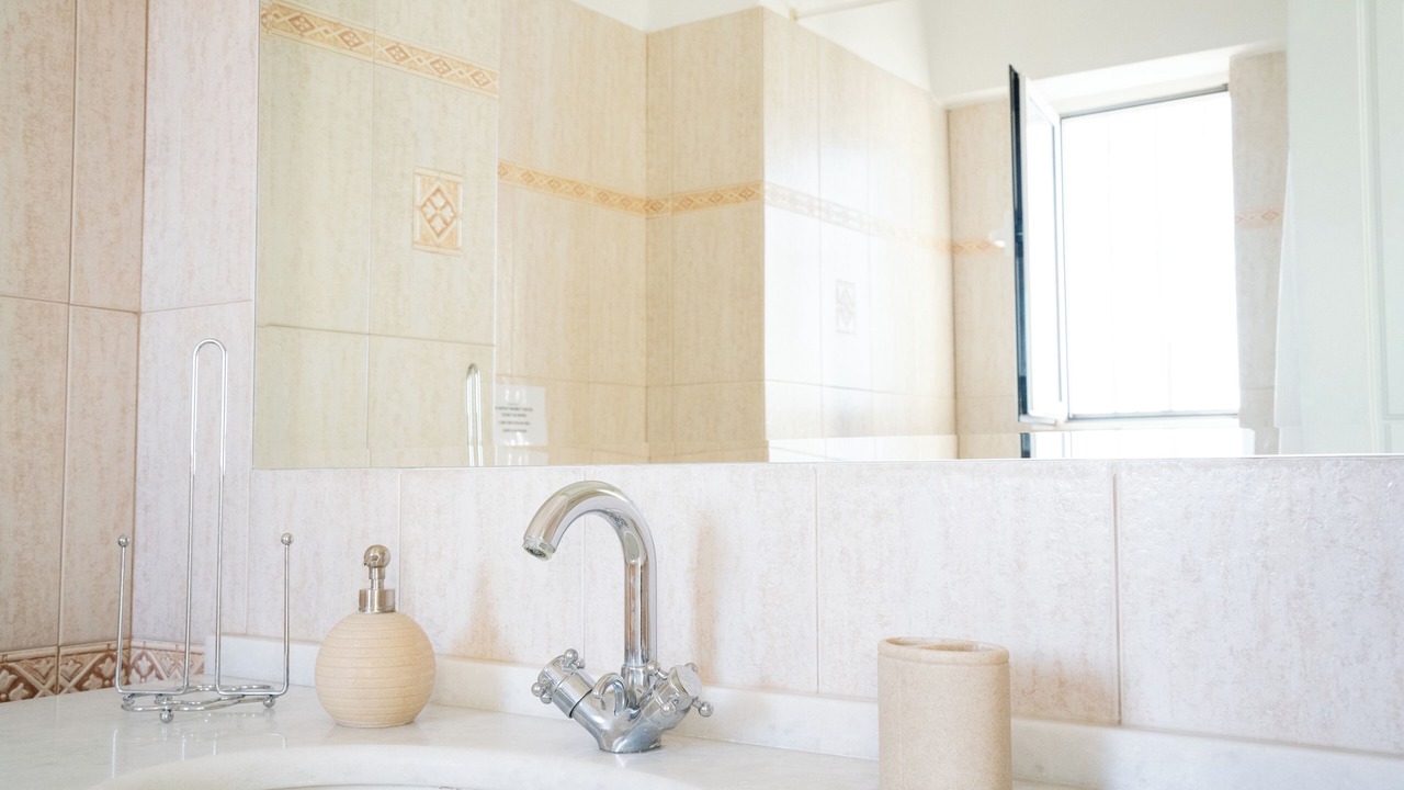 Photo of Bathroom in Ampelokipoi