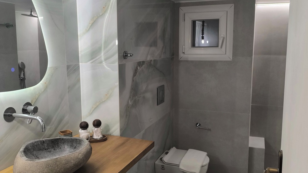 Photo of Bathroom in Galatsi