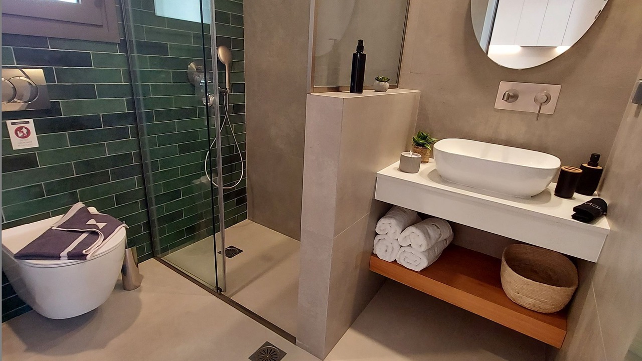 Photo of Bathroom in Platanes