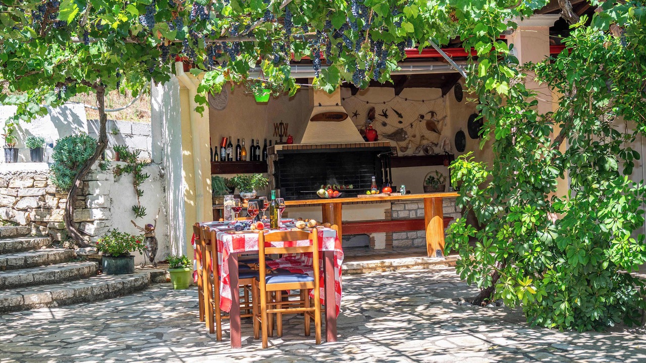 Photo of Outdoor in Antipernoi