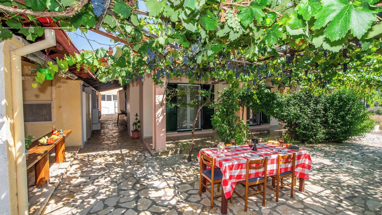 Photo of Outdoor in Antipernoi
