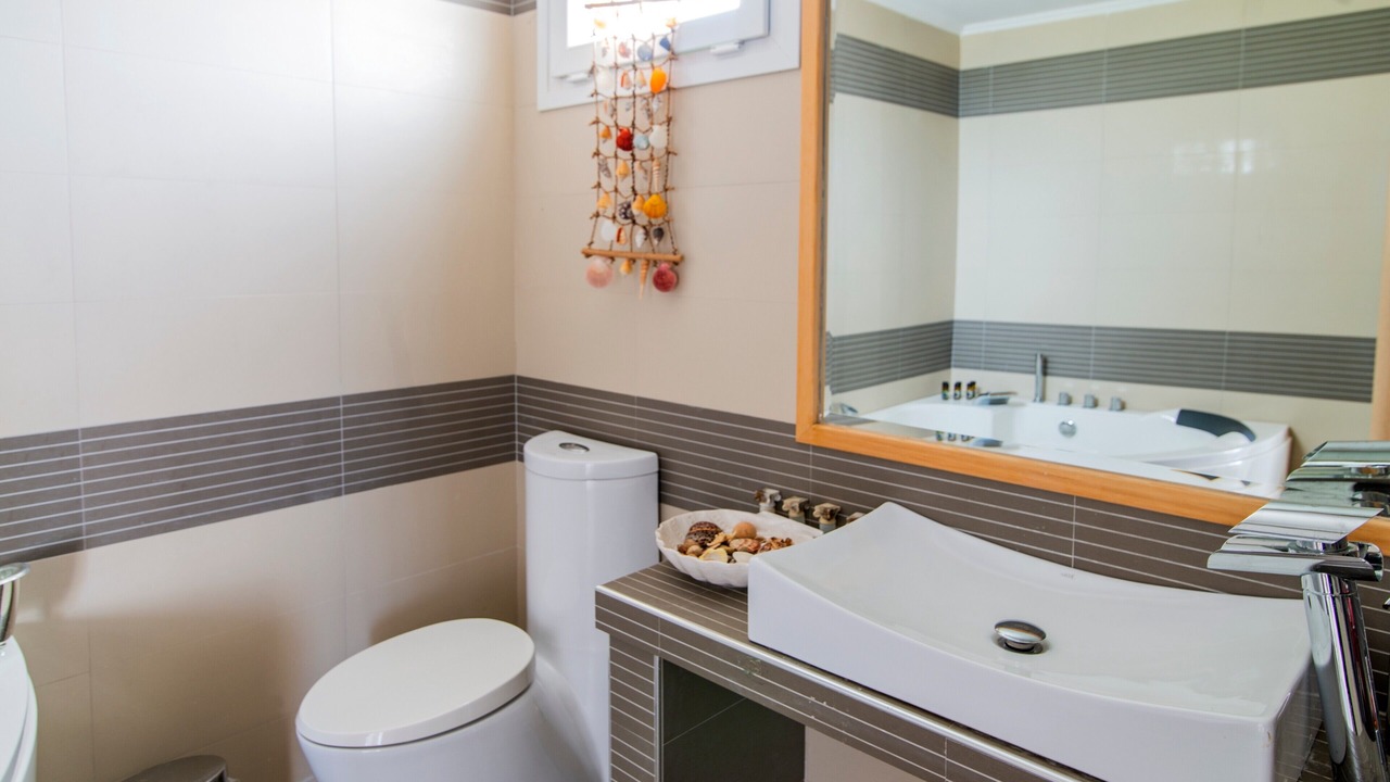 Photo of Bathroom in Aigio
