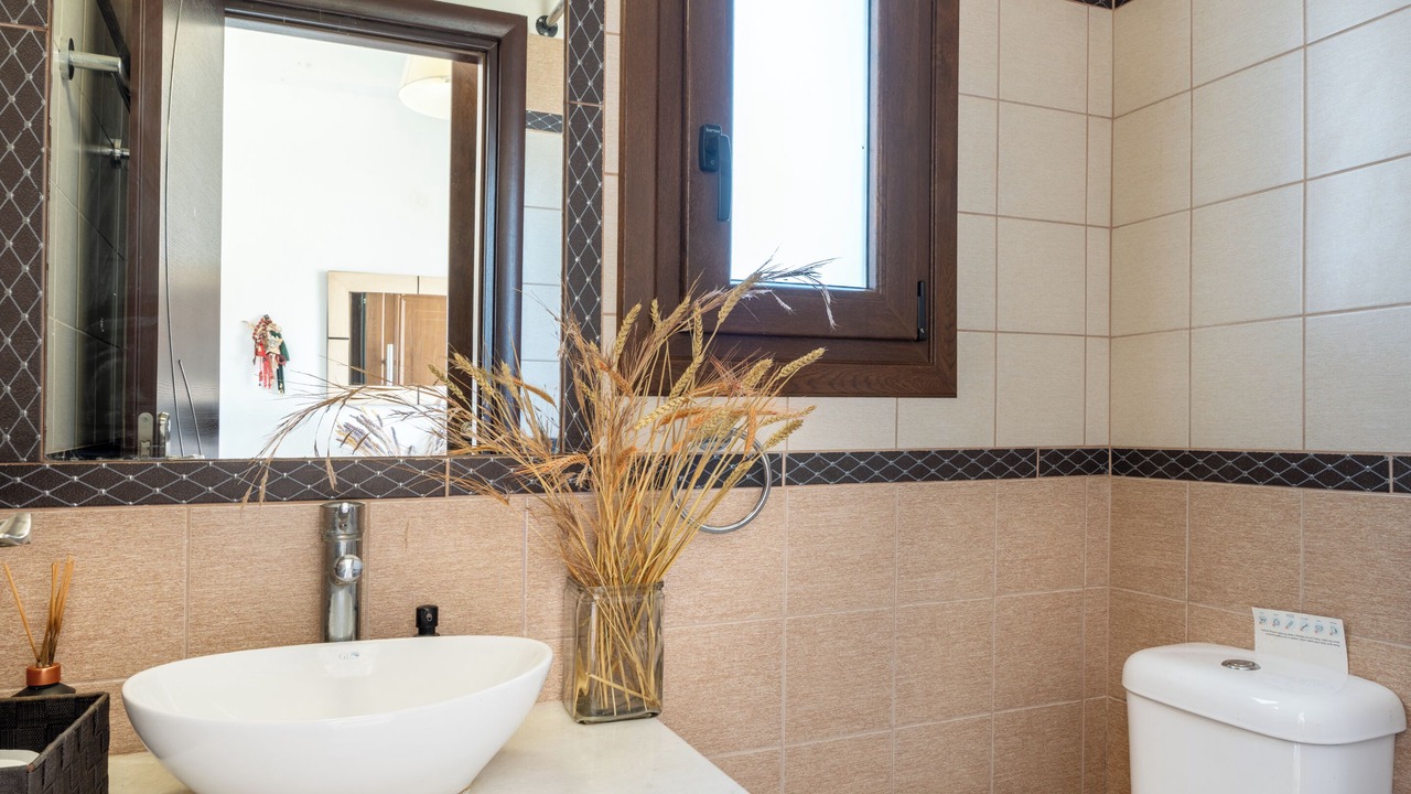 Photo of Bathroom in Ios