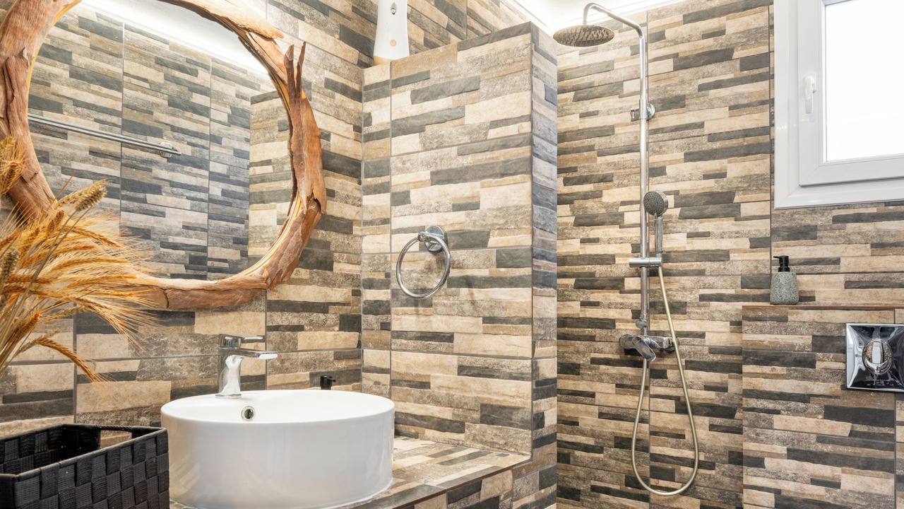 Photo of Bathroom in Ios