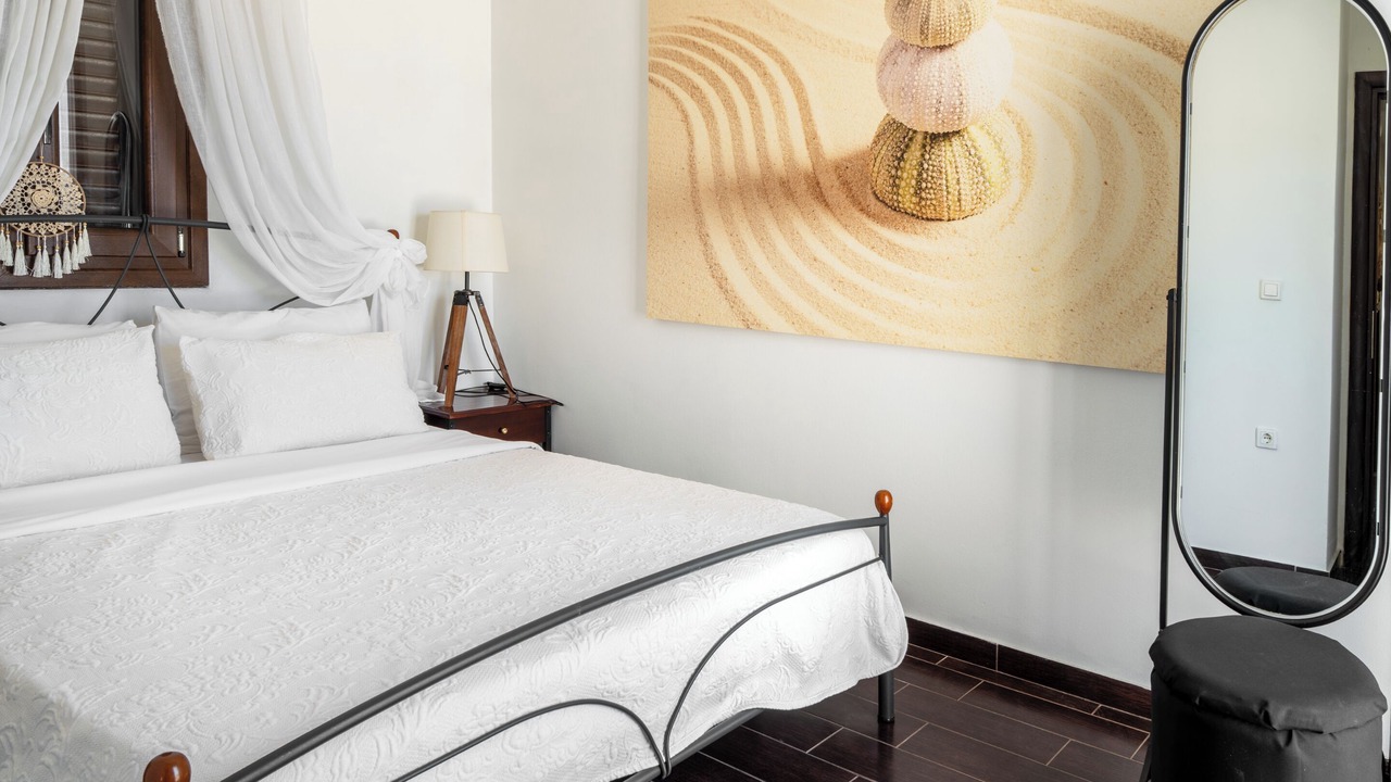 Photo of Bedroom in Ios