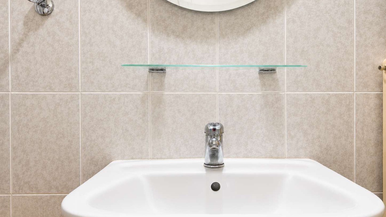 Photo of Bathroom in Rafina