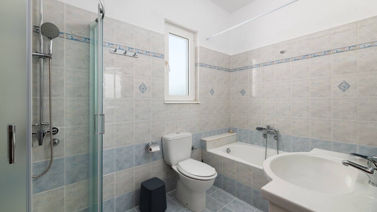 Photo of Bathroom in Ialyssos