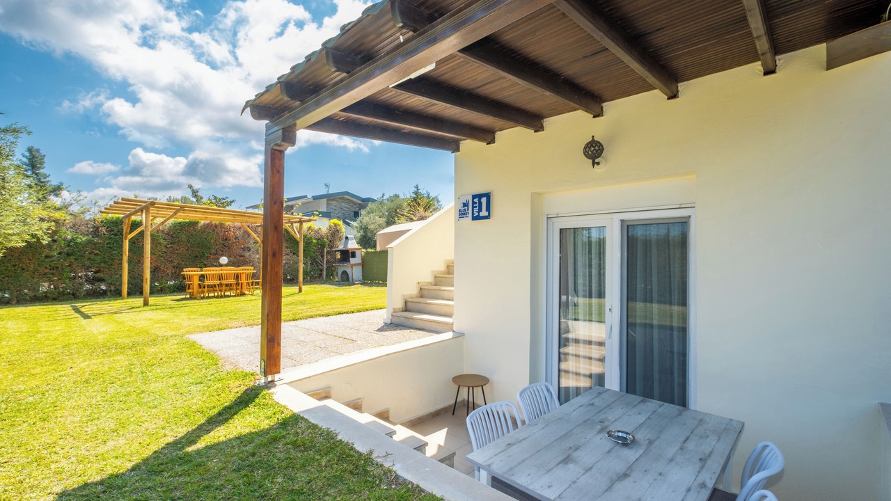 Photo of Patio Balcony in Polichrono