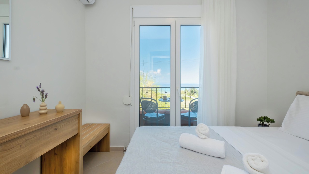 Photo of Bedroom in Polichrono