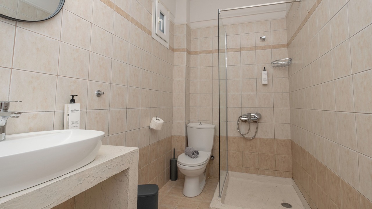 Photo of Bathroom in Polichrono
