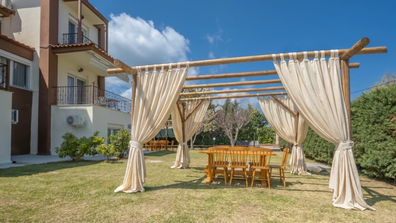 Photo of Outdoor in Polichrono