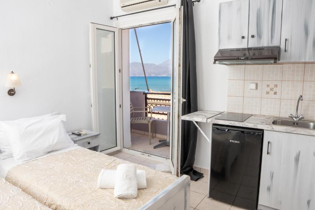 Photo of Bedroom in Neo Kalamaki