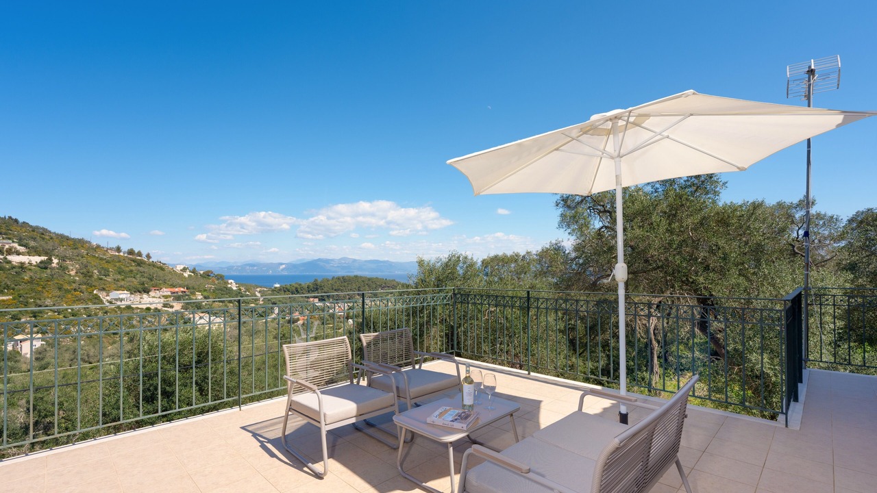 Photo of Patio Balcony in Mpogdanatika