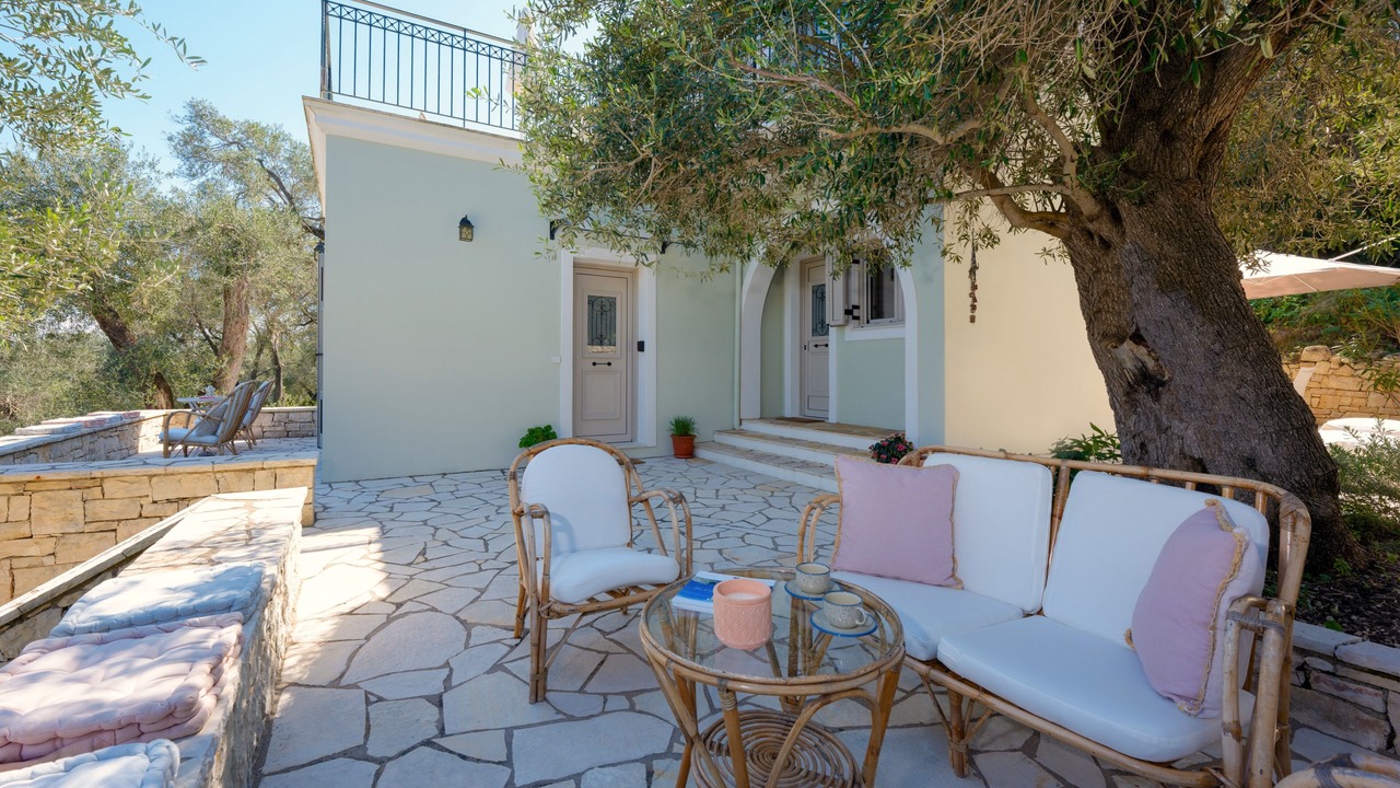 Photo of Patio Balcony in Mpogdanatika