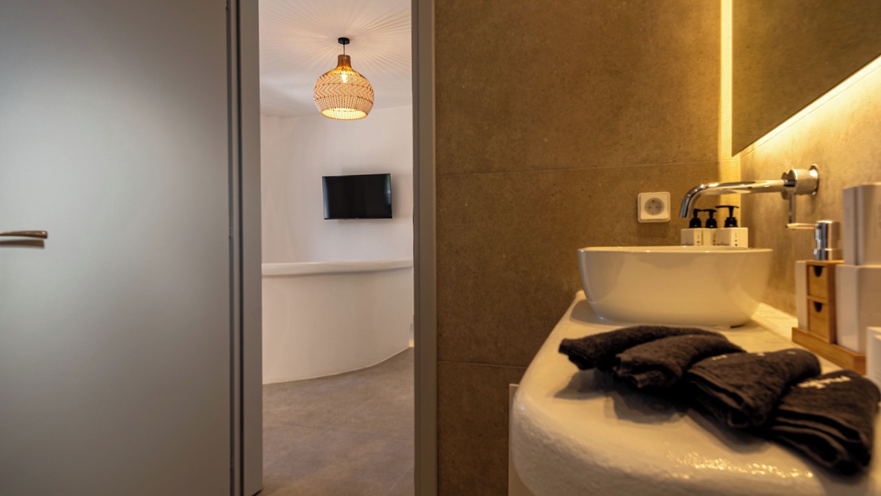 Photo of Bathroom in Perissa