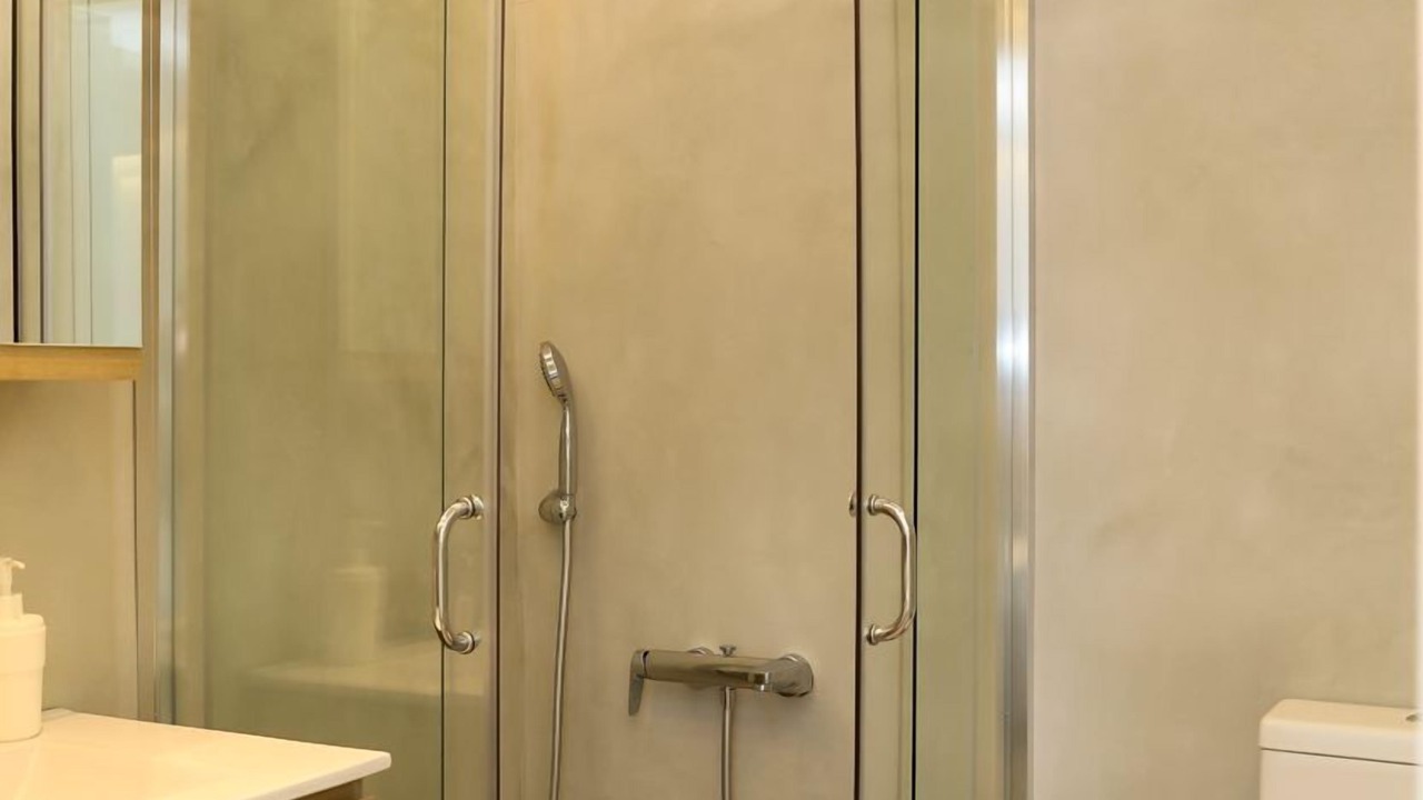 Photo of Bathroom in Paleopolis