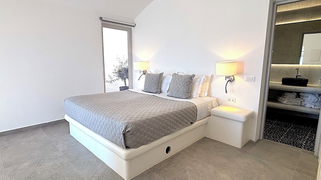 Photo of Bedroom in Santorini