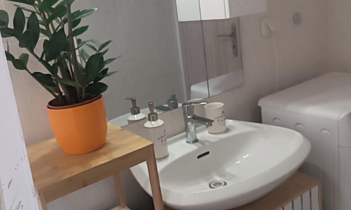 Photo of Bathroom in Dhrakata