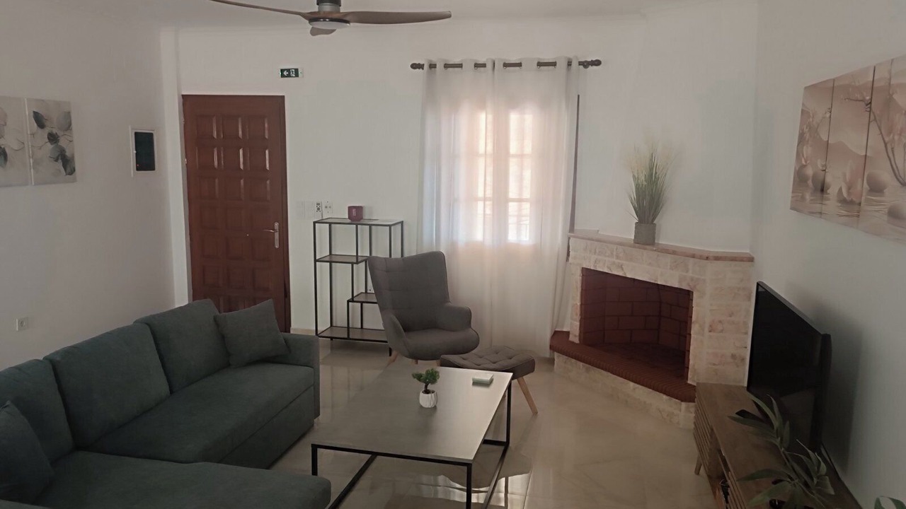 Photo of Livingroom in Dhrakata