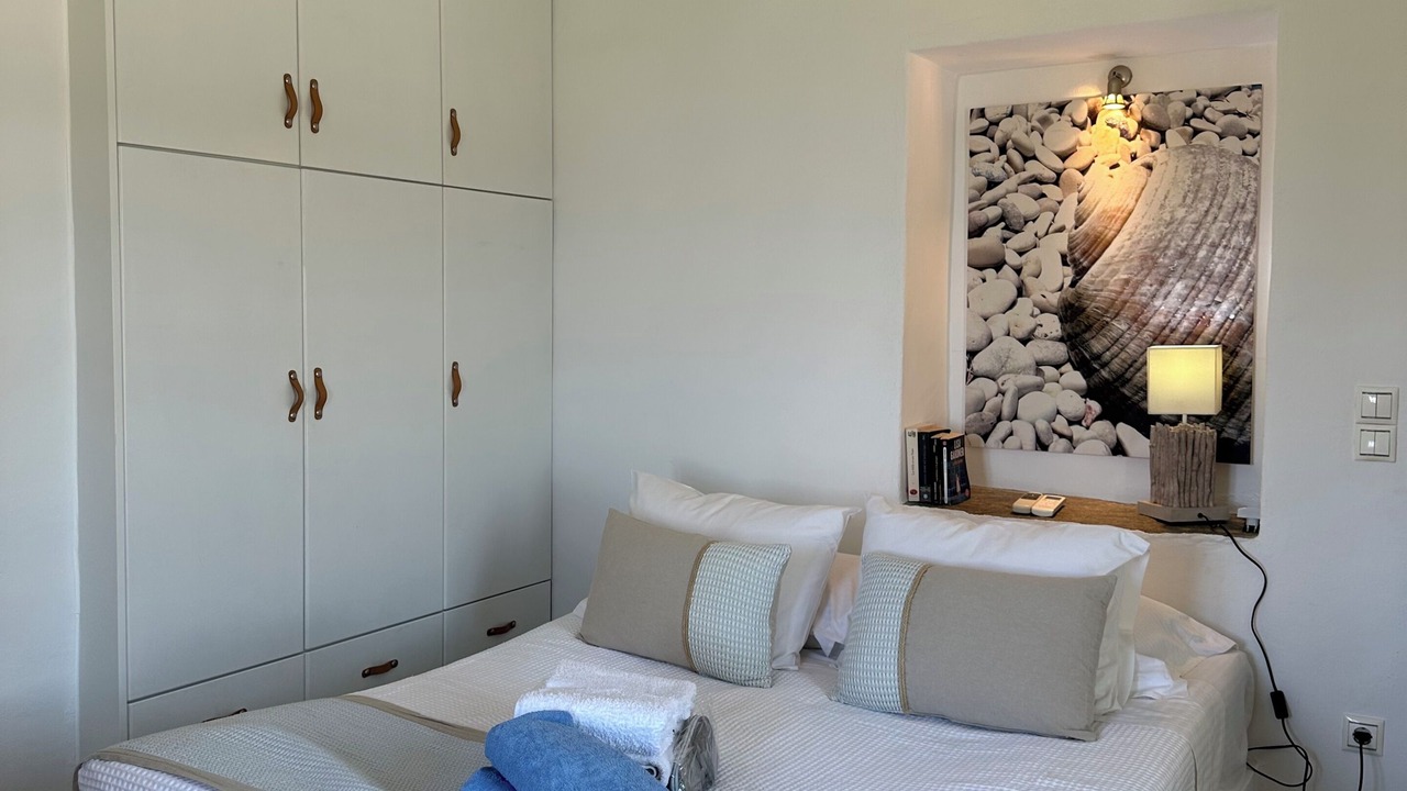 Photo of Bedroom in Platis Gialos