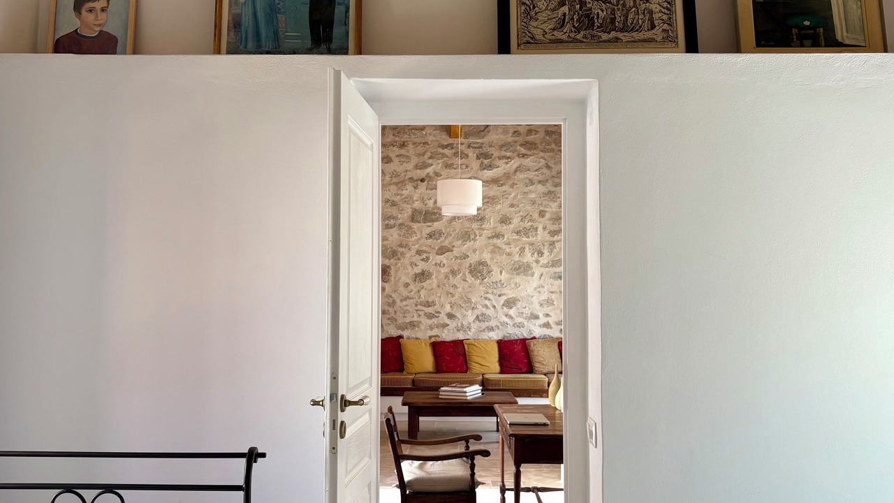 Photo of Bedroom in Idhra