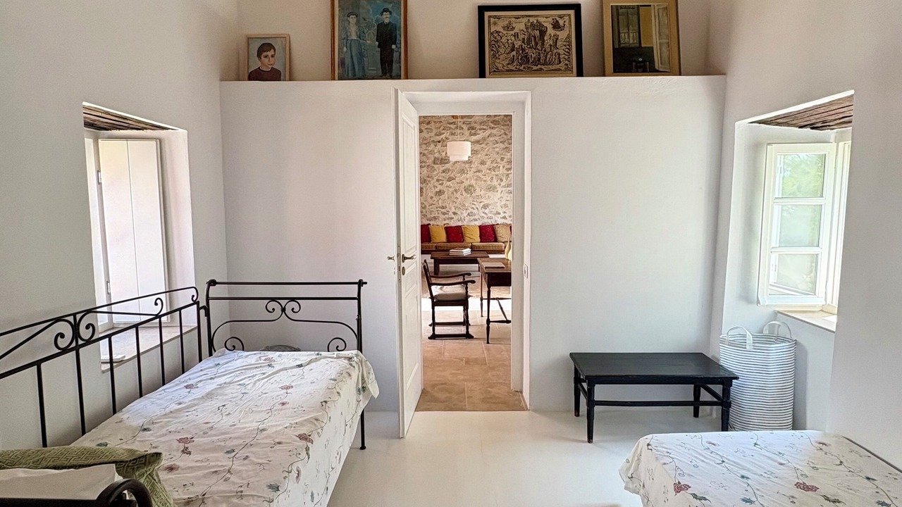 Photo of Bedroom in Idhra