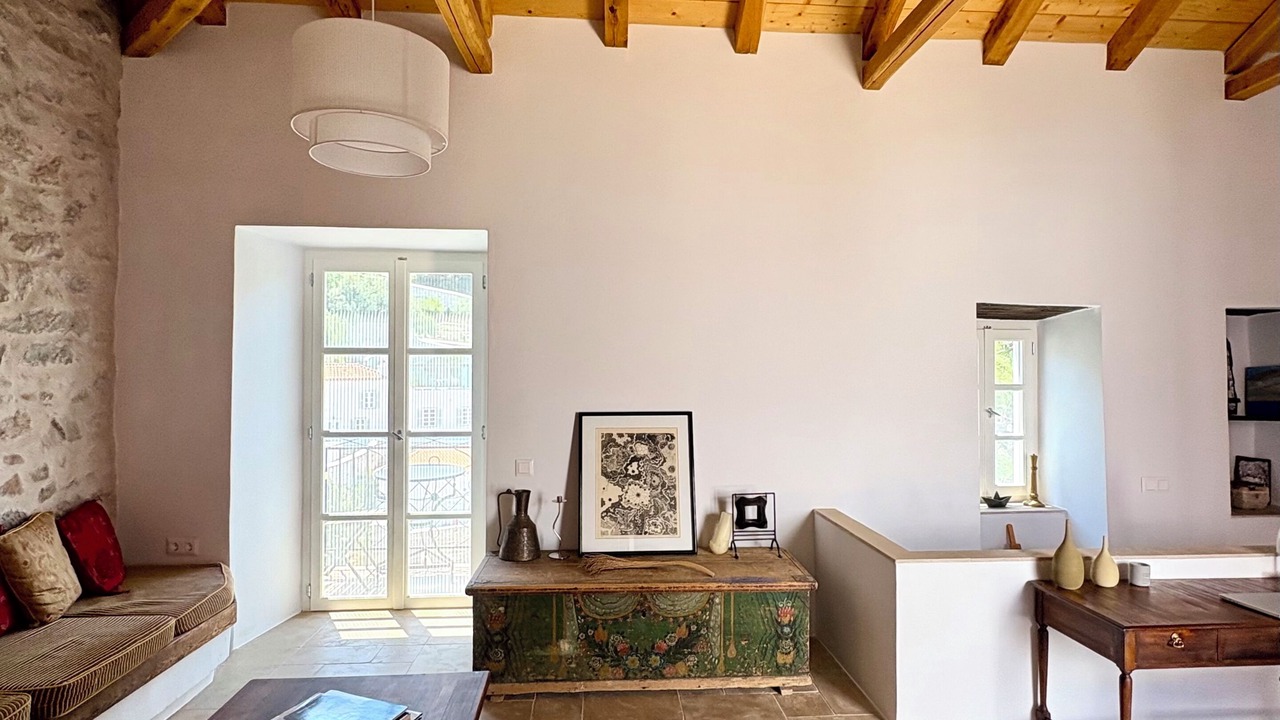 Photo of Livingroom in Idhra