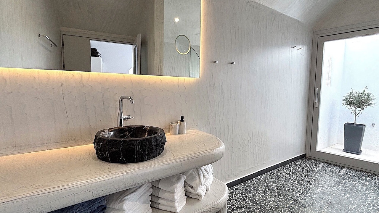 Photo of Bathroom in Kamari