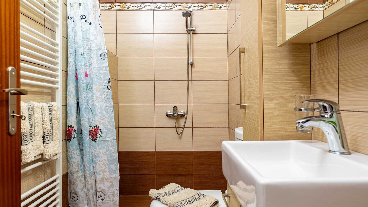 Photo of Bathroom in Alikambos