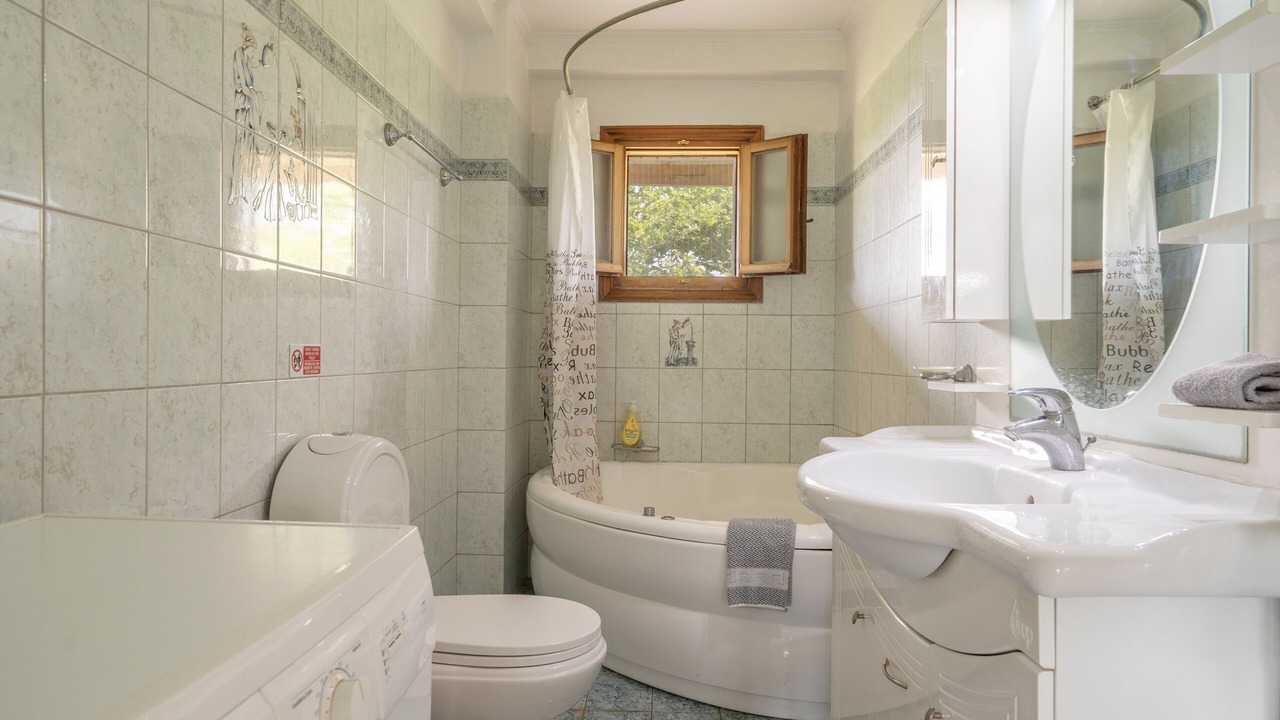 Photo of Bathroom in Kalligoni