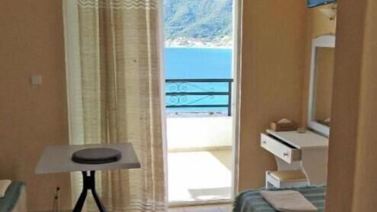 Photo of Bedroom in Golden Beach