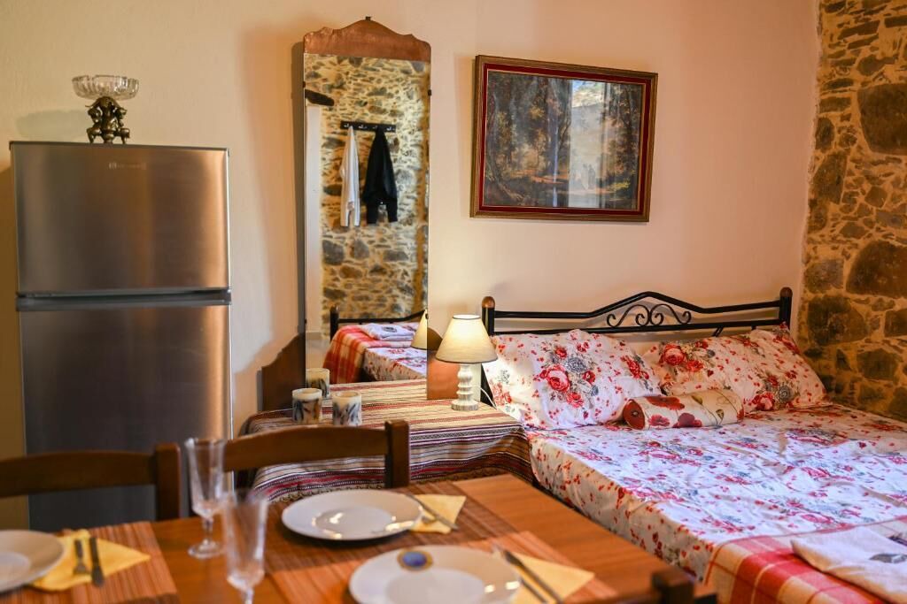 Photo of Bedroom in Elos