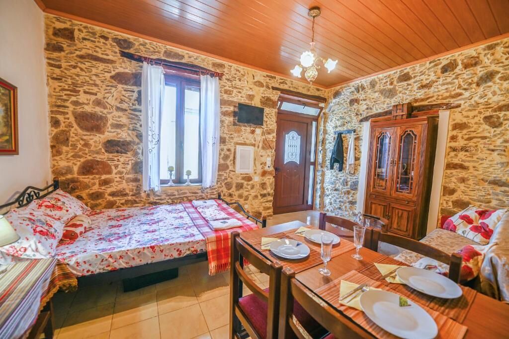 Photo of Bedroom in Elos