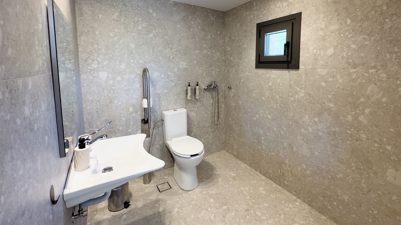 Photo of Bathroom in Plomari