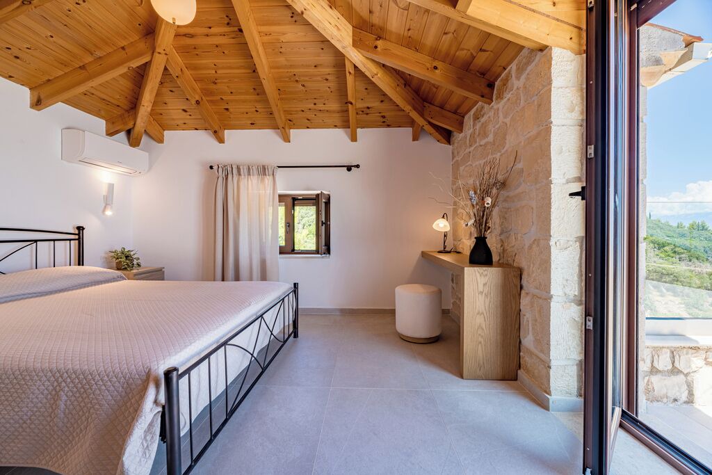 Photo of Bedroom in Skinaria
