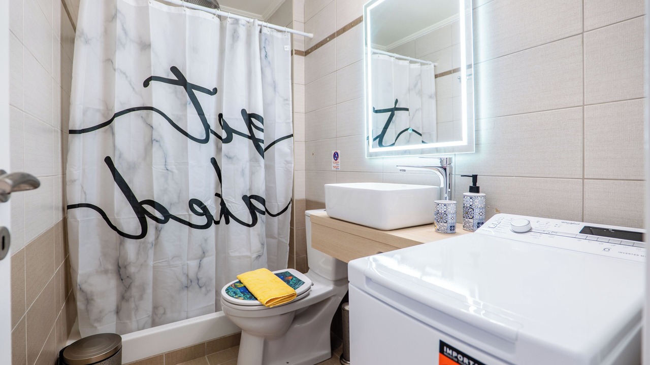 Photo of Bathroom in Parelia