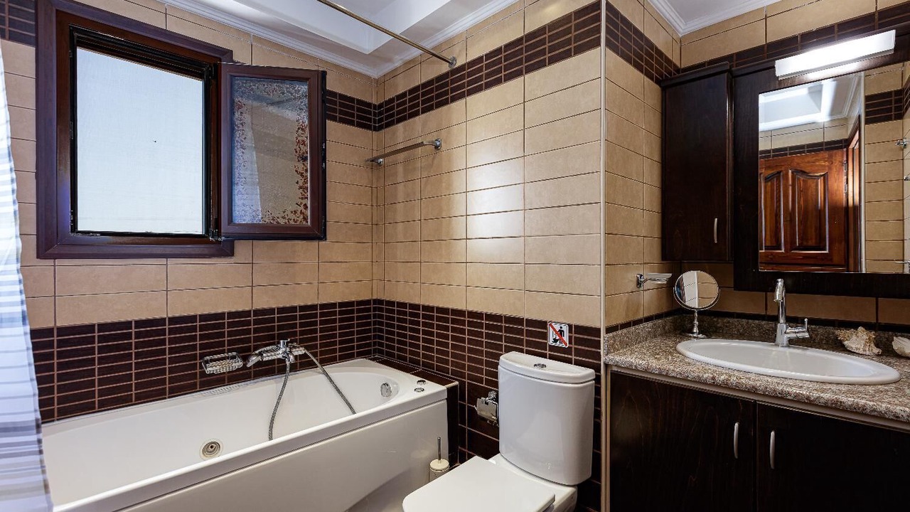 Photo of Bathroom in Atsipópoulon