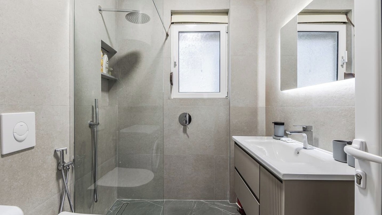 Photo of Bathroom in Golem