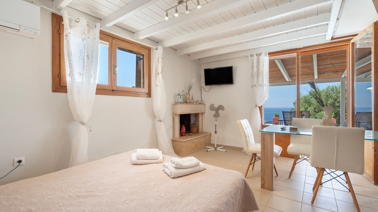 Photo of Bedroom in Mousata