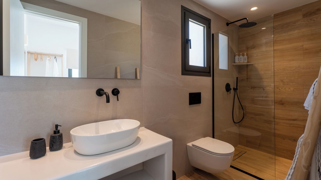 Photo of Bathroom in Ios