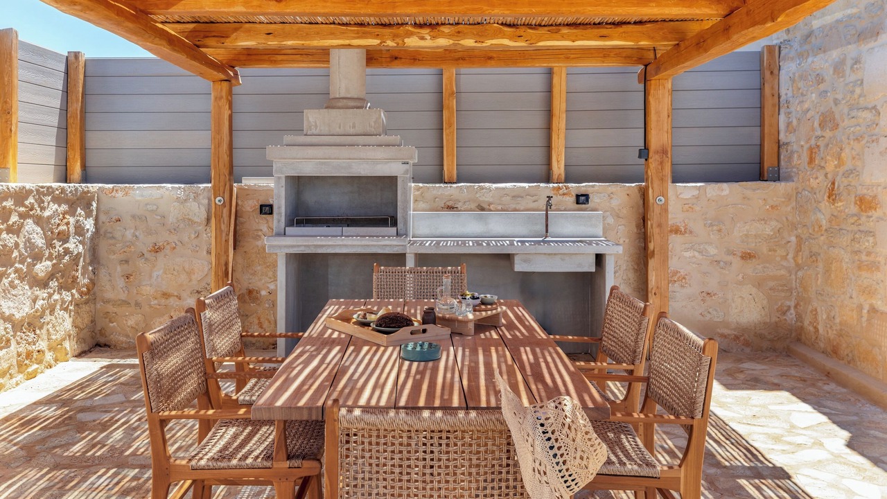 Photo of Outdoor in Minoa Pediada