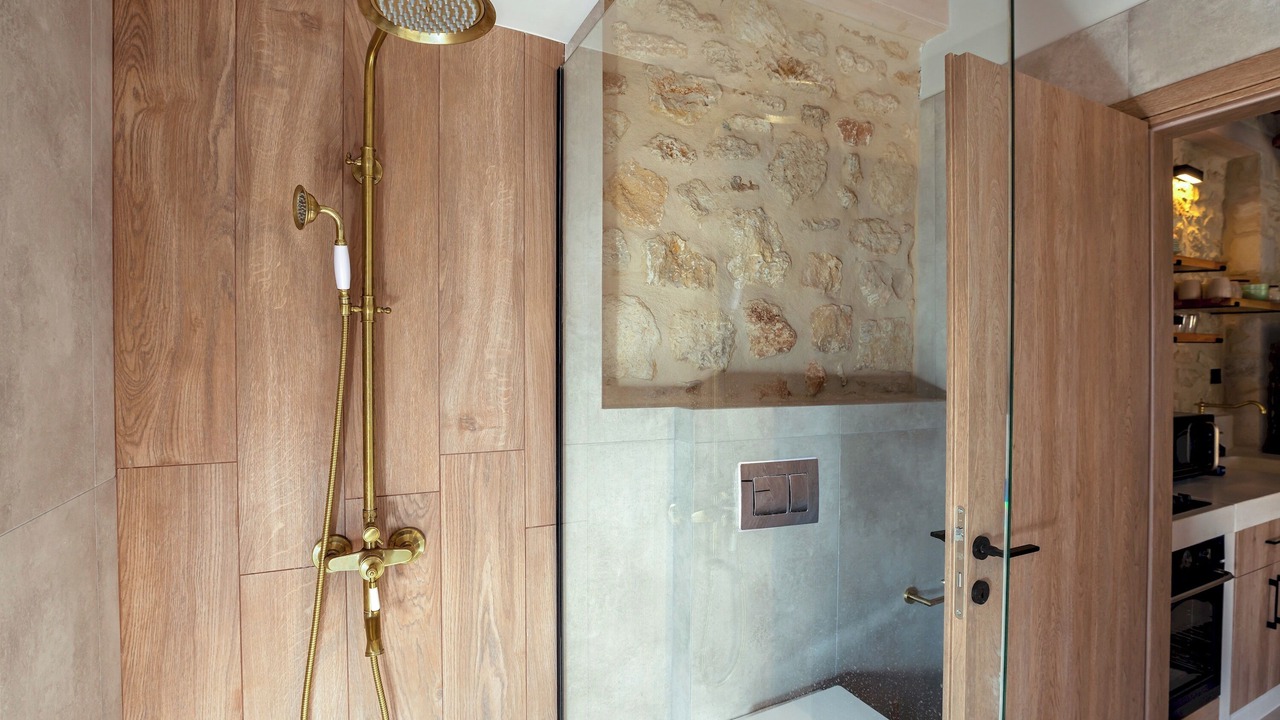Photo of Bathroom in Minoa Pediada