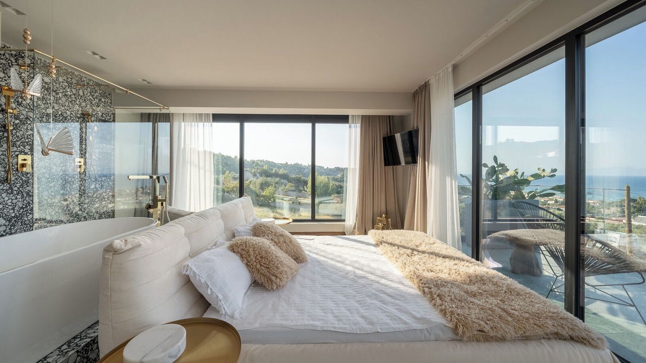 Photo of Bedroom in Polichrono
