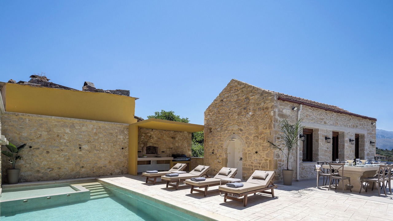 Photo of Outdoor in Monopari