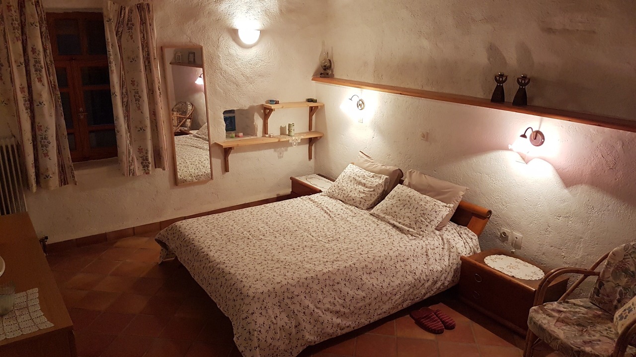 Photo of Bedroom in Nea Styra